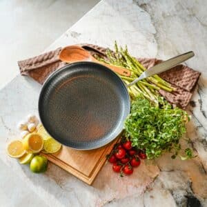 Stegepande - 28 cm - 6-ply Fusion - Qookware.dk